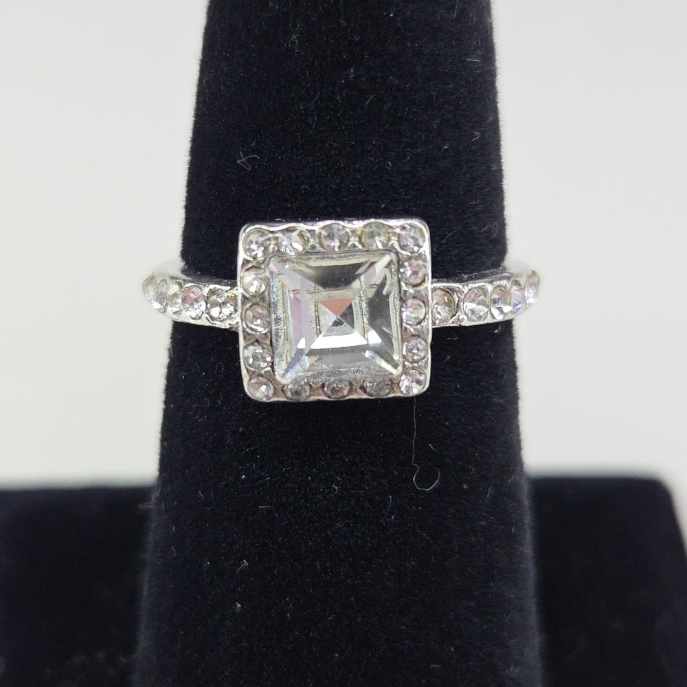 Silver Tone Princess Cut Halo‎ Crystal Cocktail Ring Size 7.5 Rhinestone Band